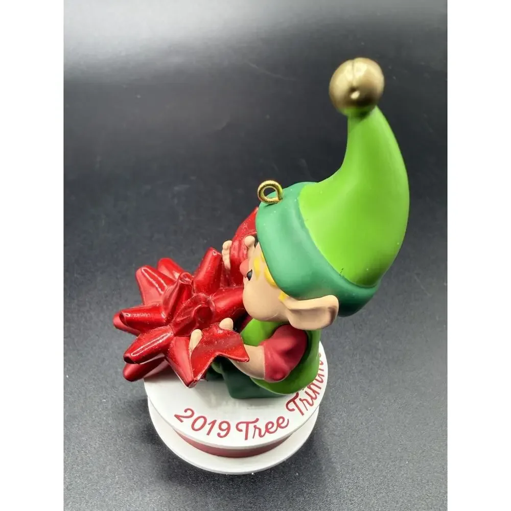 Rare Hallmark Ornament North Pole Tree Trimmers Red Bow QXR9047 No Box -Lo16